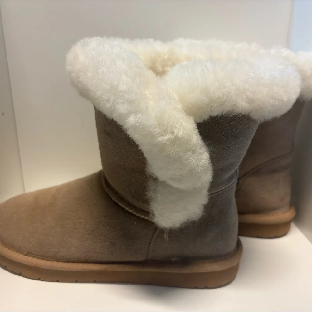 Women’s Serra Beige Shearling Winter Cozy Boots - Size 6.5
